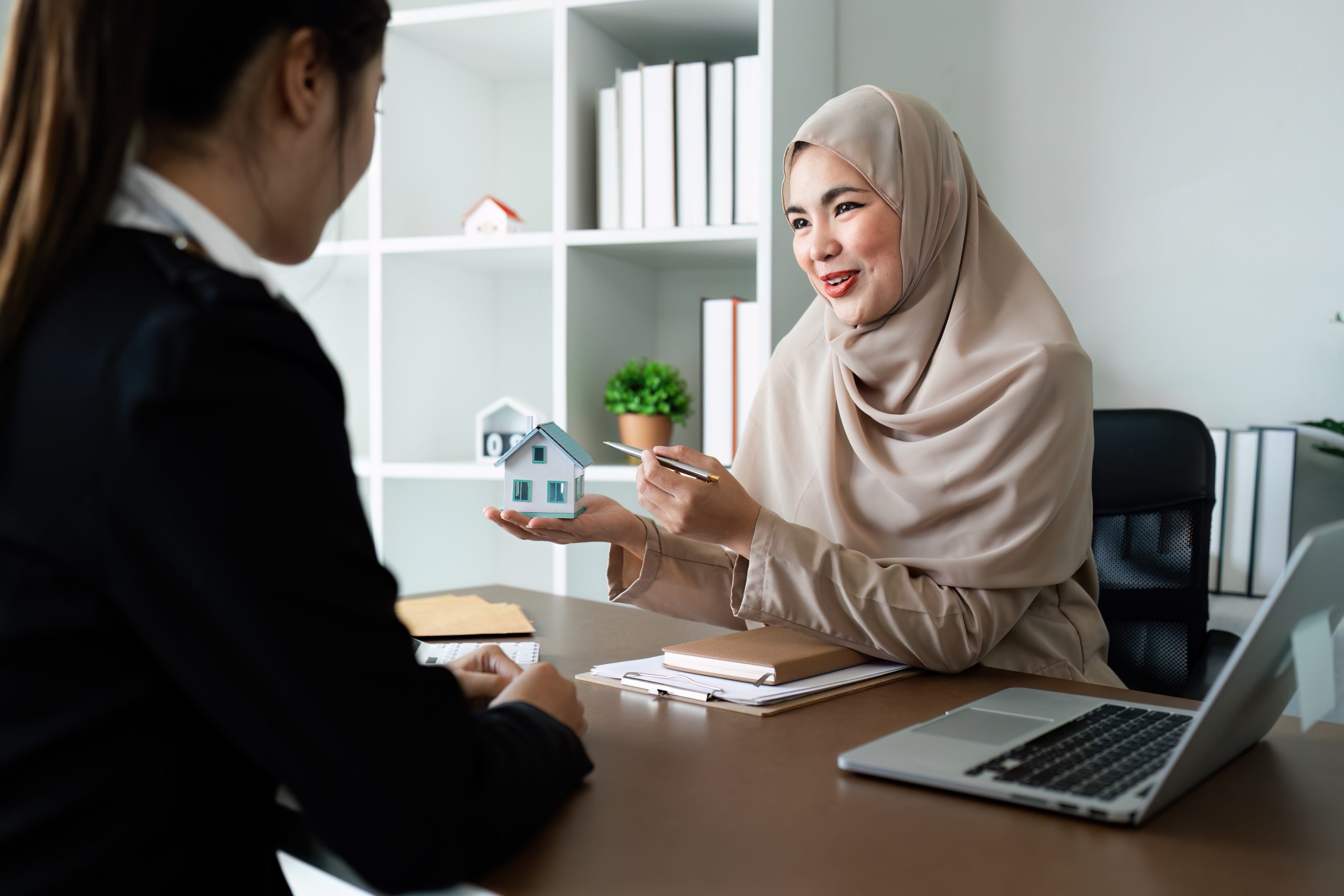 Islamic vs. Conventional Mortgages: Tax Implications in 2025